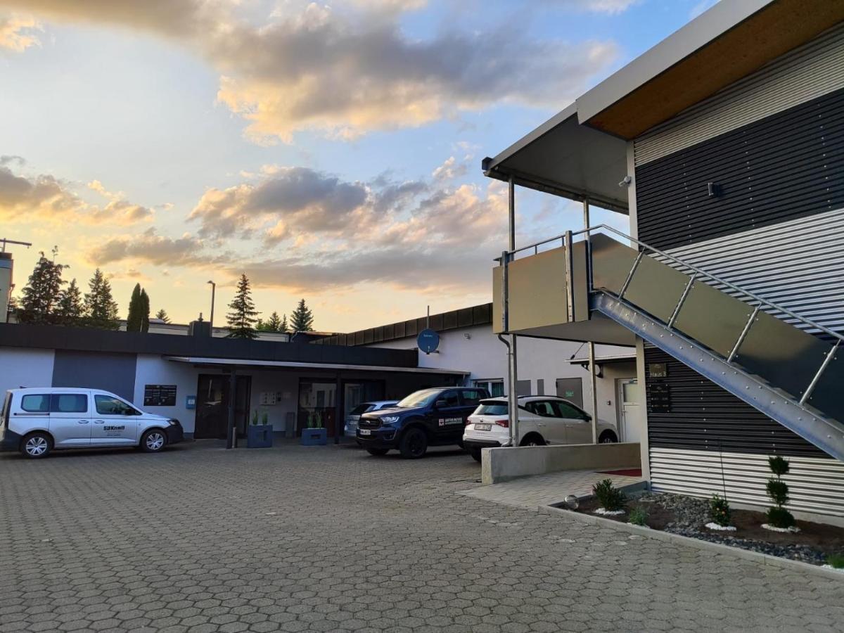 Gaestehaus Wuerzburg 24H Estenfeld Luaran gambar