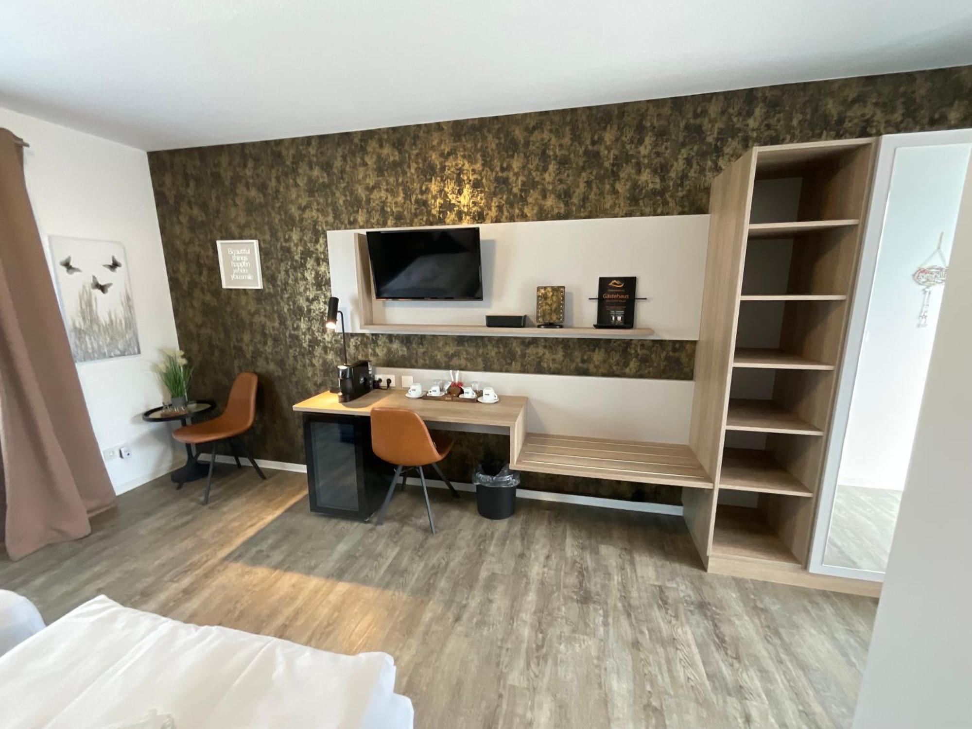 Gaestehaus Wuerzburg 24H Estenfeld Luaran gambar