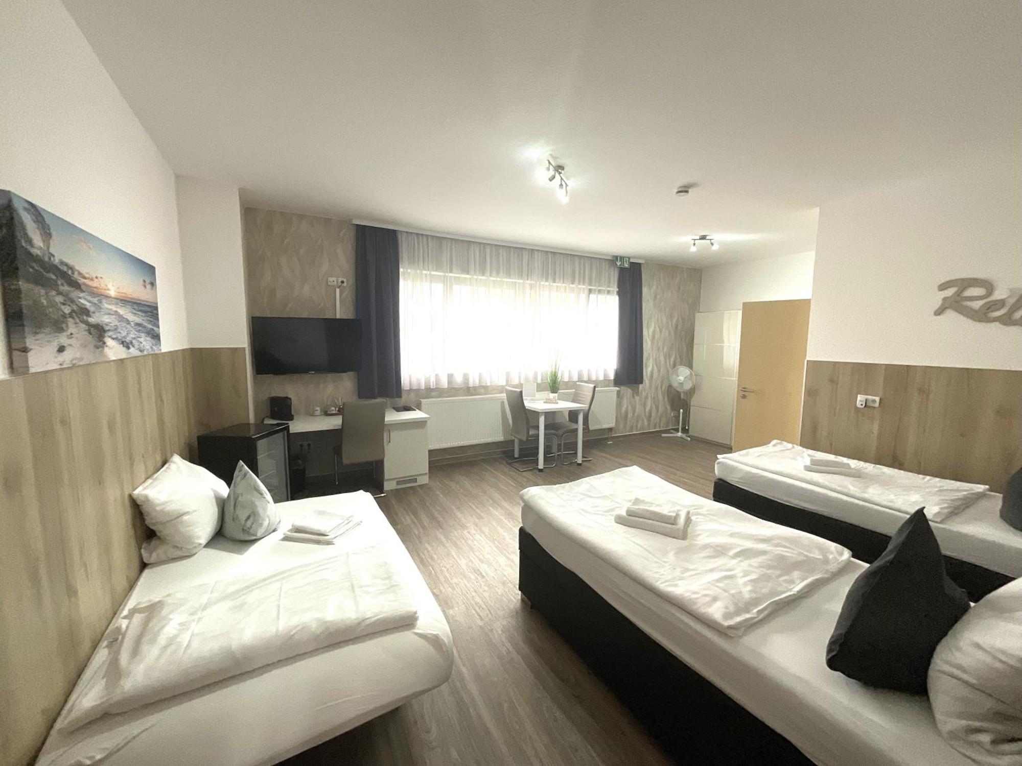 Gaestehaus Wuerzburg 24H Estenfeld Luaran gambar