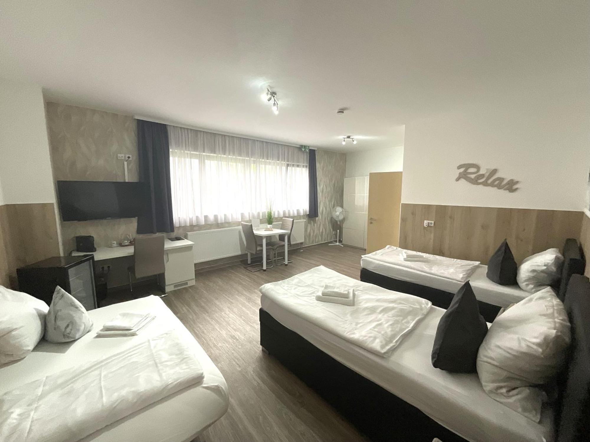 Gaestehaus Wuerzburg 24H Estenfeld Luaran gambar