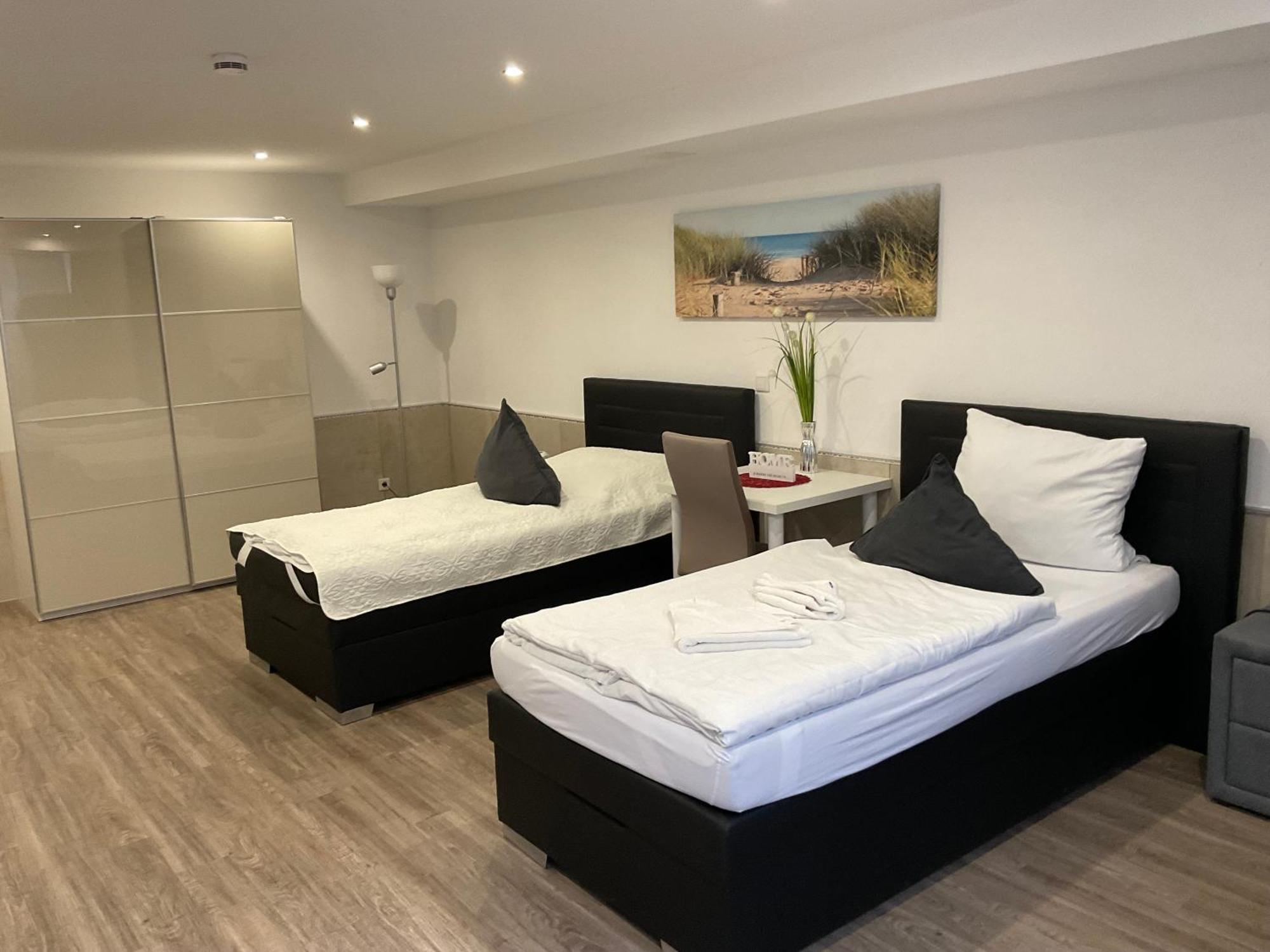 Gaestehaus Wuerzburg 24H Estenfeld Luaran gambar
